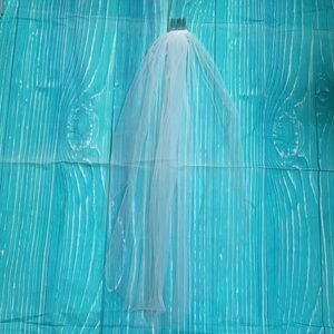 Lightweight 28” Blusher Bridal Wedding Veil with Metal Comb Attachment
